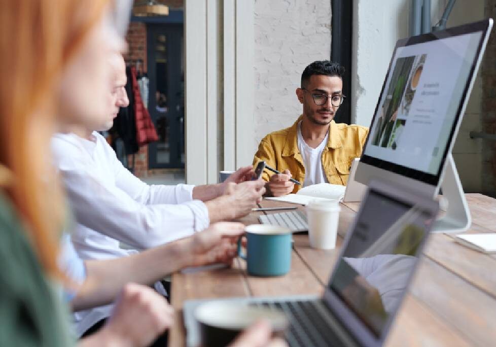 office-workers-computers