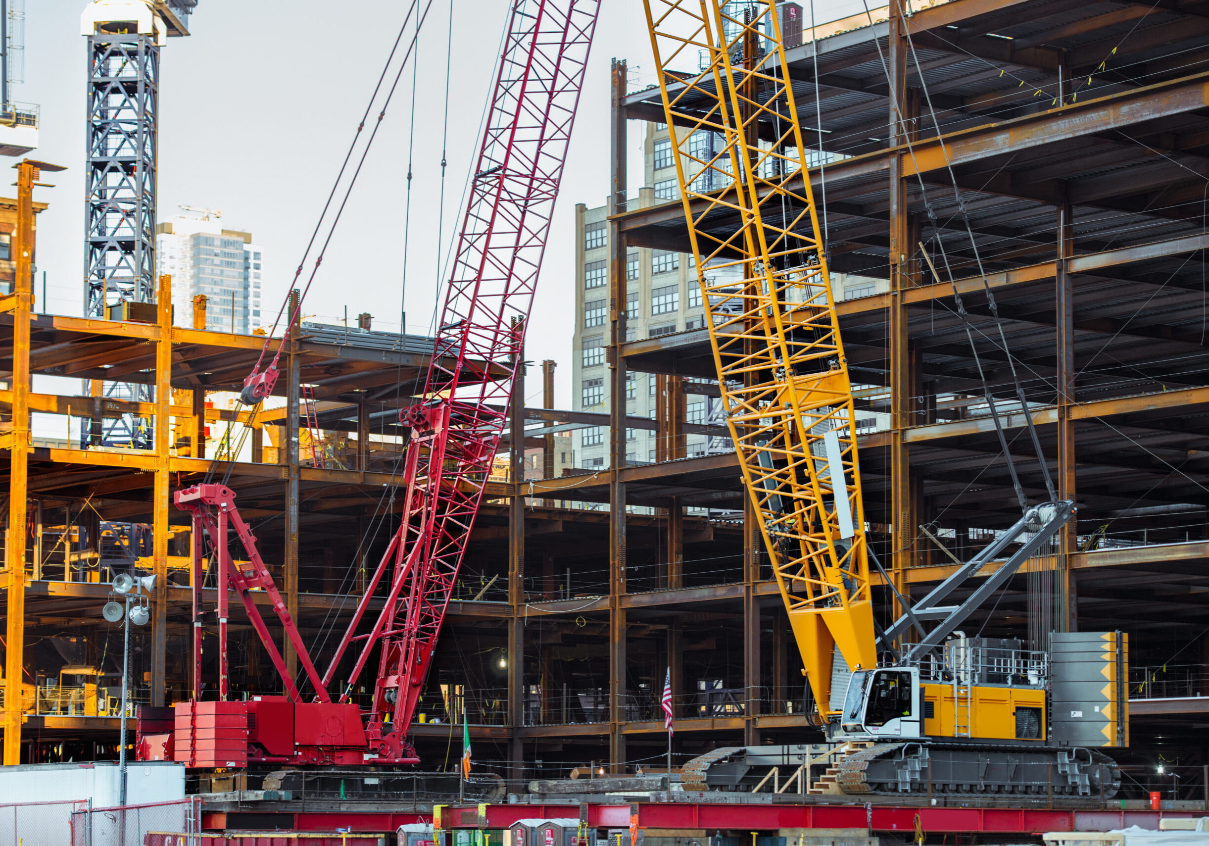 Tower,Cranes,On,The,Skyscraper,Construction,In,New,York,City